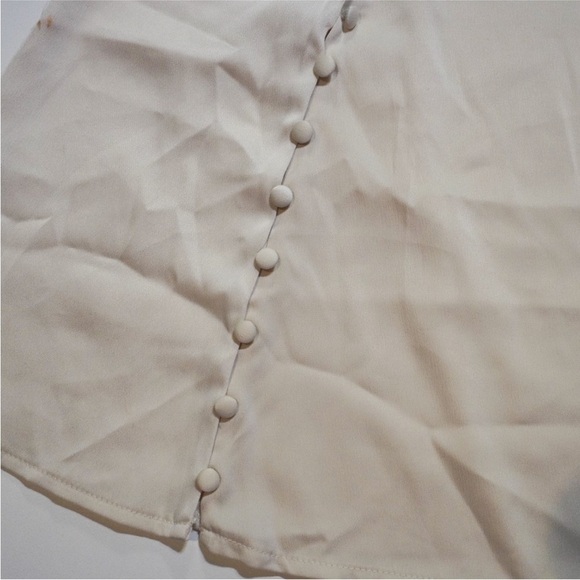Urban Outfitters cream mini skirt with front button details - size large - Picture 4 of 11